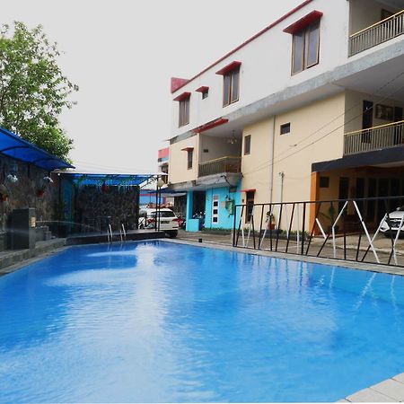 Hotel Arjuna Cisarua Kültér fotó